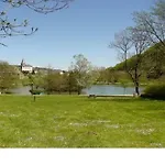 Au Pied Des Monts Du Cantal Laveissière